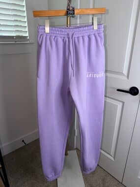 260. White Fox Leisure Sweatpants in Lavender